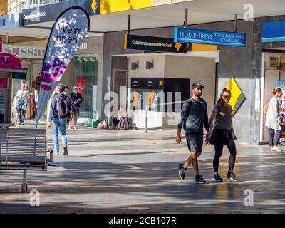 Sydney NSW Australien 28. Mai 2020 - Humphreys und Commonwealth Bank Manly an einem sonnigen Herbstnachmittag Stockfoto