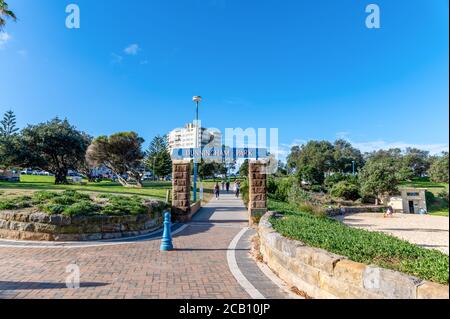 Sydney NSW Australien - 27. Mai 2020 - Dunningham Park Eintritt an einem sonnigen Herbstnachmittag Stockfoto