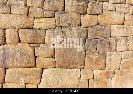 Traditionelle Inka-Mauer und Mauerwerk in der verlorenen Stadt Machu Picchu, Cusco, Peru. Stockfoto