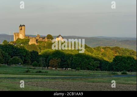 Ruinen der mittelalterlichen Burg Greifenstein, Greifenstein, Dilltal, Westerwald, Geopark Westerwald-Lahn-Taunus, Hessen, Deutschland Stockfoto