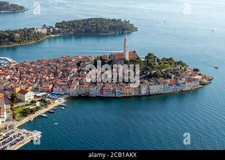 Luftaufnahme der Altstadt von Rovinj, Weltkulturerbe, Istrien, Kroatien Stockfoto
