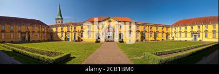 Panorama Schlossgarten mit Schloss, heute Universität, Osnabrück, Niedersachsen, Deutschland Stockfoto