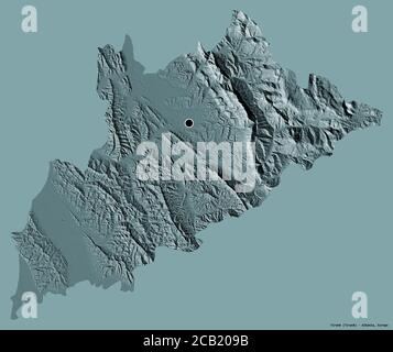 Form von Tiranë, Grafschaft Albanien, mit seiner Hauptstadt isoliert auf einem einfarbigen Hintergrund. Farbige Höhenkarte. 3D-Rendering Stockfoto