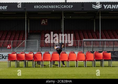 Almere, Niederlande. August 2020. ALMERE, 10-08-2020, Yanmar Stadion, Saison 2020/2021, Niederländischer Fußball Keuken Kampioen Divisie. Almere City Manager Marketing Media en communicatie Perry Hendriks während der Fotocall Almere City FC Credit: Pro Shots/Alamy Live News Stockfoto