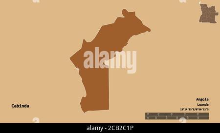 Form von Cabinda, Provinz Angola, mit seiner Hauptstadt auf festem Hintergrund isoliert. Entfernungsskala, Regionenvorschau und Beschriftungen. Zusammensetzung des Musters Stockfoto