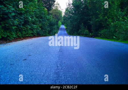 Leere Straße in Norwegen Stockfoto