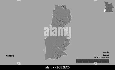 Form von Namibe, Provinz Angola, mit seiner Hauptstadt isoliert auf festem Hintergrund. Entfernungsskala, Regionenvorschau und Beschriftungen. Höhenkarte mit zwei Ebenen. Stockfoto