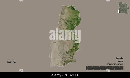 Form von Namibe, Provinz Angola, mit seiner Hauptstadt isoliert auf festem Hintergrund. Entfernungsskala, Regionenvorschau und Beschriftungen. Satellitenbilder. 3D r Stockfoto
