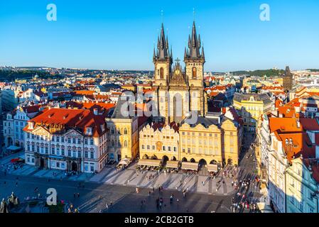PRAG, TSCHECHISCHE REPUBLIK - 04. SEPTEMBER 2019: Luftaufnahme der Kirche unserer Lieben Frau vor Tyn am Altstädter Ring, Prag, Tschechische Republik. Stockfoto