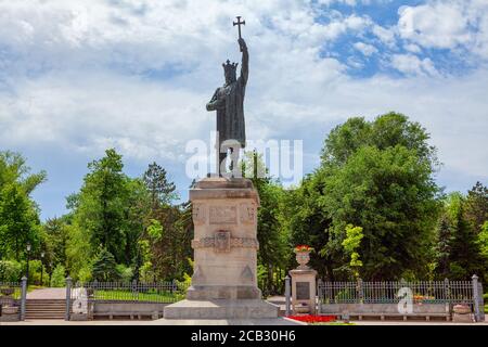 Das berühmteste Denkmal in der Republik Moldau . Denkmal von Stefan Cel Mare aus dem Zentrum von Chisinau . Der Herrscher von Moldawien im 15. Jahrhundert Stockfoto