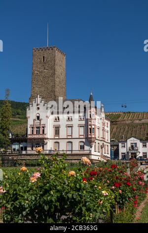 Boosenburg, Burgturm mit Villa in Rüdesheim am Rhein, Weinstadt in Hessen, Deutschland Stockfoto