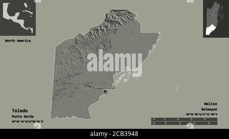 Form von Toledo, Bezirk von Belize, und seine Hauptstadt. Entfernungsskala, Vorschauen und Beschriftungen. Farbige Höhenkarte. 3D-Rendering Stockfoto