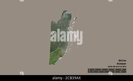 Entsättigte Form von Belize mit seiner Hauptstadt, Hauptregionalteilung und dem abgetrennten Toledo-Gebiet. Beschriftungen. Satellitenbilder. 3D-Rendering Stockfoto