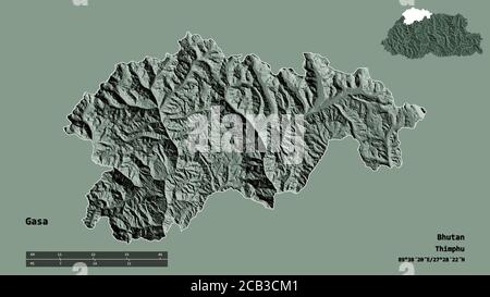 Form von Gasa, Bezirk von Bhutan, mit seiner Hauptstadt auf festem Hintergrund isoliert. Entfernungsskala, Regionenvorschau und Beschriftungen. Farbige Höhenkarte. 3D Stockfoto
