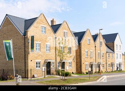 Persimmon Neubau Häuser in der neuen Stortford Fields Wohnsiedlung Entwicklung. Bishop's Stortford, Hertfordshire. England. VEREINIGTES KÖNIGREICH. Stockfoto