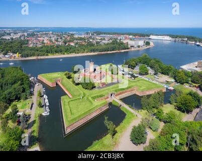 Luftaufnahme der historischen Festung Wisloujscie - große Festung an Der Zusammenfluss der Weichsel in die Bucht Danzig Bucht an der Ostsee Stockfoto