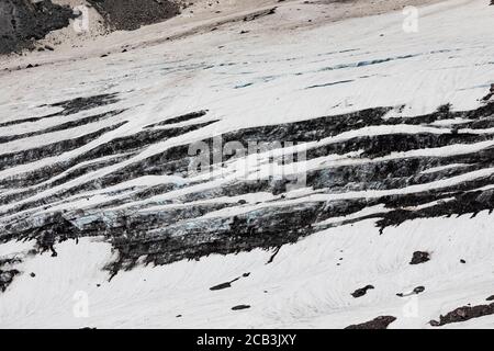 Beeindruckender Nisqually-Gletscher im Juli im Mount Rainier National Park, Washington State, USA Stockfoto