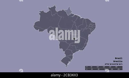 Entsättigte Form Brasiliens mit seiner Hauptstadt, Hauptregionalteilung und dem abgetrennten Amapá-Gebiet. Beschriftungen. Farbige Höhenkarte. 3D-Rendering Stockfoto