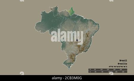 Entsättigte Form Brasiliens mit seiner Hauptstadt, Hauptregionalteilung und dem abgetrennten Amapá-Gebiet. Beschriftungen. Topografische Reliefkarte. 3D-Rendering Stockfoto