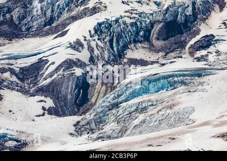 Beeindruckender Nisqually-Gletscher im Juli im Mount Rainier National Park, Washington State, USA Stockfoto