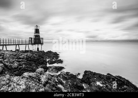 Portishead Point Leuchtturm in Portishead auf Felsen neben dem River Severn Stockfoto