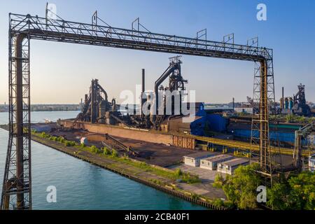 River Rouge, Michigan - das Stahlwerk der Vereinigten Staaten auf Zug Island, Teil der Great Lakes-Werke des Unternehmens, die geschlossen werden. Auf einmal die mil Stockfoto