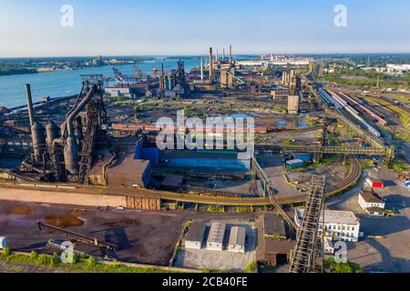 River Rouge, Michigan - das Stahlwerk der Vereinigten Staaten auf Zug Island, Teil der Great Lakes-Werke des Unternehmens, die geschlossen werden. Auf einmal die mil Stockfoto