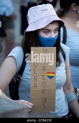 Mehrere hundert Menschen demonstrierten am 10. August 2020 in Warschau, Polen, in Solidarität mit dem belarussischen Volk. Am Sonntag amtierender Präsident Alexander Stockfoto