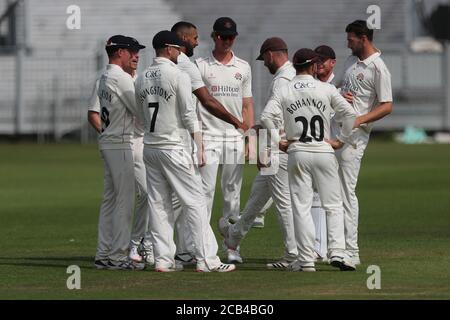 CHESTER LE STREET, ENGLAND. AUGUST 2020. Liam Hurt feiert ein Wicket mit seinen Teamkollegen während des Bob Willis Trophy Spiels zwischen Durham County Cricket Club und Lancashire in Emirates Riverside, Chester le Street (Kredit: Mark Fletcher / MI News) Kredit: MI News & Sport /Alamy Live News Stockfoto