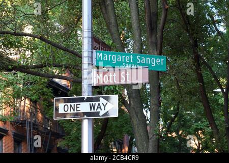 Margaret Sanger Square an der Ecke Bleecker St und Mott St in Manhattan, New York. Stockfoto