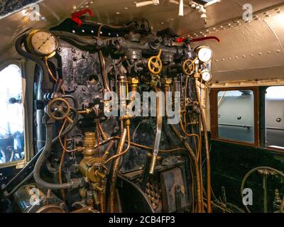 Fahrerhaus der ehemaligen LMS-Klasse 5 Dampflokomtive Nummer 5000 bei NRM Locomotion Shildon Co. Durham England Großbritannien Stockfoto