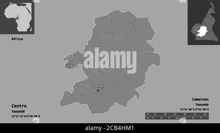 Form des Zentrums, Region Kamerun, und seine Hauptstadt. Entfernungsskala, Vorschauen und Beschriftungen. Höhenkarte mit zwei Ebenen. 3D-Rendering Stockfoto