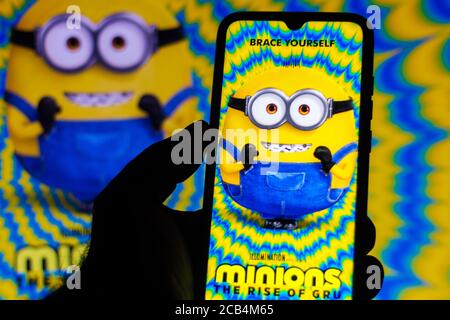 In dieser Fototafel die Minions, der Aufstieg der Gru Film-Logo ist auf einem Smartphone angezeigt zu sehen. Stockfoto