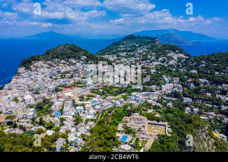 Luftaufnahme der Stadt Capri auf der Insel Capri In der Nähe von Italiens Amalfiküste Stockfoto