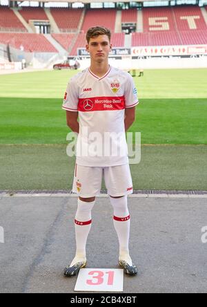 Stuttgart, 10. August 2020, Matteo KLIMOWICZ, VFB 31 , ganze Figur, Aktion, Einzelbild, Einzelaktion, Beim VFB STUTTGART Media Day im 1. Deutsche Fußball Liga, 1. Bundesliga, Saison 2020/2021. © Peter Schatz / Alamy Live News Stockfoto