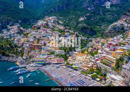Luftaufnahme von Positano an der italienischen Amalfiküste Stockfoto