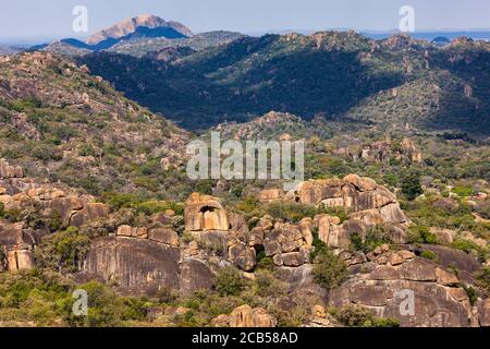 Matobo Hügel, dramatische natürliche Felsformationen, von der Spitze des Pomongwe, Matobo Nationalpark, Bulawayo, Matabeleland Süd, Simbabwe, Afrika Stockfoto