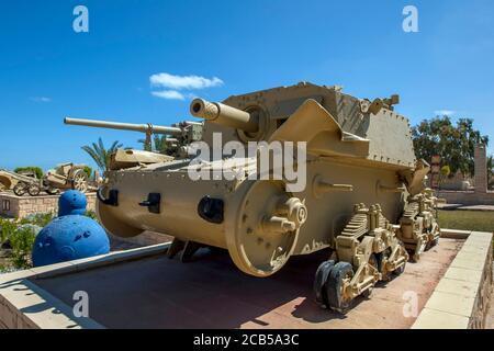 Ein italienischer Panzer der Panzerarmee M13/75, ausgestellt im El Alamein war Museum in Alamein in Nord-Ägypten. Stockfoto