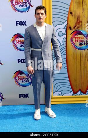 LOS ANGELES - AUG 11: Gregg Sulkin bei den Teen Choice Awards 2019 in Hermosa Beach am 11. August 2019 in Hermosa Beach, CA Stockfoto