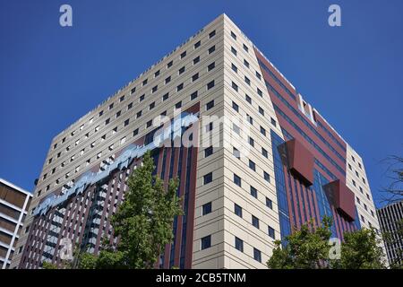 Das neu rekonstruierte Portland Building. Entworfen vom Architekten Michael Graves, galt es als das erste große Bauwerk der postmodernistischen Architektur. Stockfoto