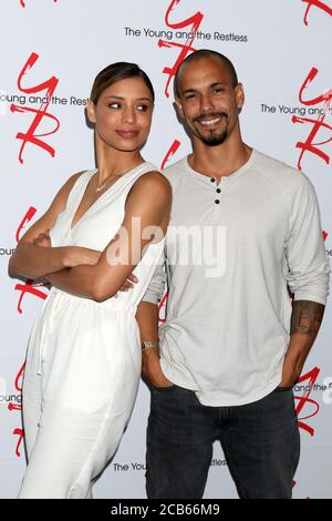 LOS ANGELES - JUN 23: Brytni Sarpy, Bryton James im Young und im Restless Fan Club Mittagessen im Marriott Burbank Convention Center am 23. Juni 2019 in Burbank, CA Stockfoto