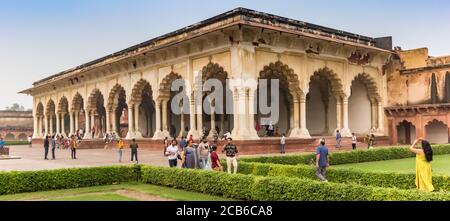 Panorama des Anguri Bagh Gebäudes im Roten Fort von Agra, Indien Stockfoto