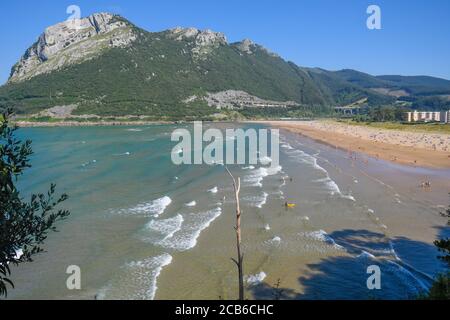 Panoramablick auf den Strand von Oriñon. Stockfoto