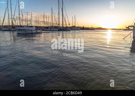 Hafen in Biograd Stadt bei Sonnenuntergang in Kroatien Stockfoto