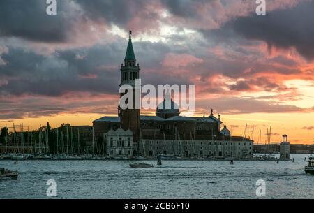 Venedig, Kirche San Giorgio Maggiore, Ansicht von Nordosten im Abendrot Stockfoto