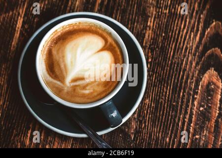 Blick von oben auf die Tasse Kaffee Stockfoto