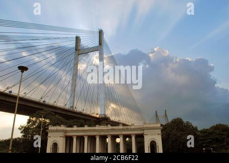 kolkata West bengalen indien am 23. juli 2011: Abendansicht von vidyasagar setu Capture von princep Ghat kolkata West bengalen indien Stockfoto