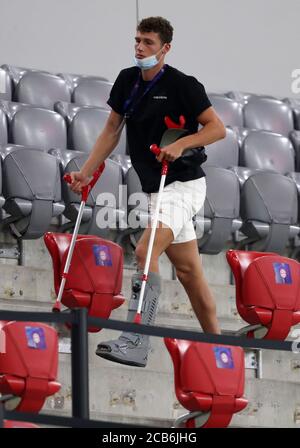 München, Deutschland, 8. August 2020, Benjamin PAVARD, FCB 5 Verletzung im Champions-League-Spiel FC BAYERN MÜNCHEN - FC CHELSEA in der 1.Bundesliga, Saison 2019/2020, © Peter Schatz / Alamy Stock Photos / Stefan Matzke/Sampics/Pool wichtig: KEIN SEKUNDÄRER (RE-) VERKAUF INNERHALB von 48 Stunden NACH DEM START Nationale und internationale Nachrichtenagenturen NUR zur redaktionellen Verwendung Stockfoto