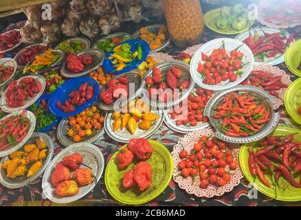 Eine verschiedene heiße Chilli in einem brasilianischen Stall Stockfoto