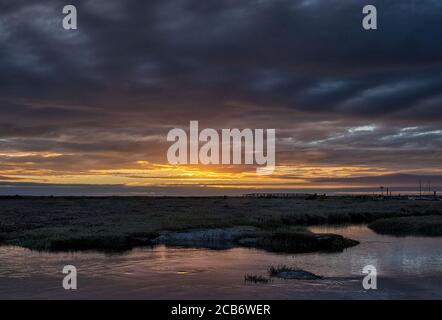 Morston Quay bei Sonnenuntergang, Norfolk, East Anglia, Großbritannien Stockfoto